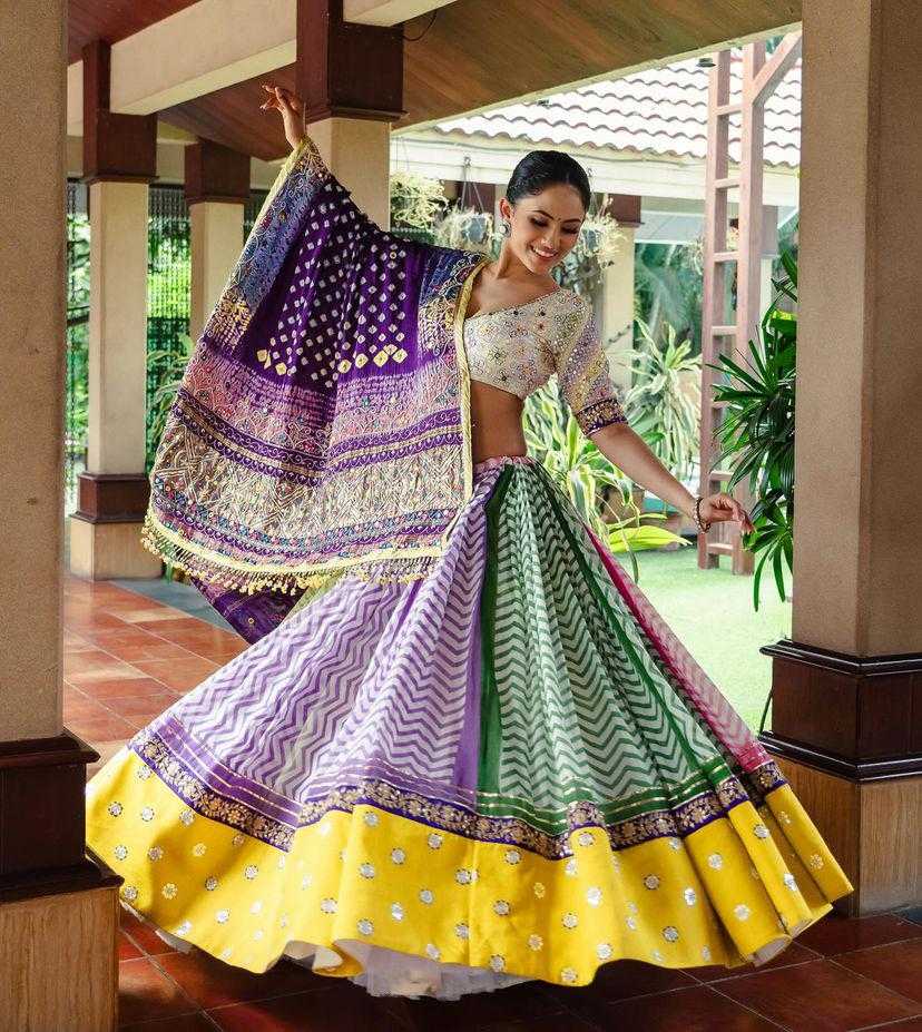 YNF MUSLIN COTTON KSF 240 LEHENGAS WHOLESALE TRADITIONAL NAVRATRI CHANIYA CHOLI MANUFACTURER