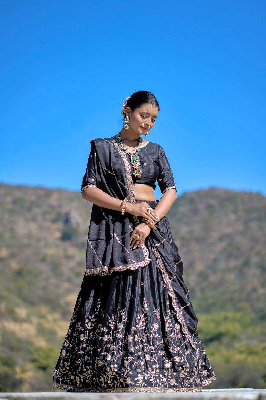 Ynf Heavy Chinnon Silk RIN119 9011 Lehengas Wholesale Traditional Lehenga Embroidered Lehenga Zari Work Lehenga Manufacturer
