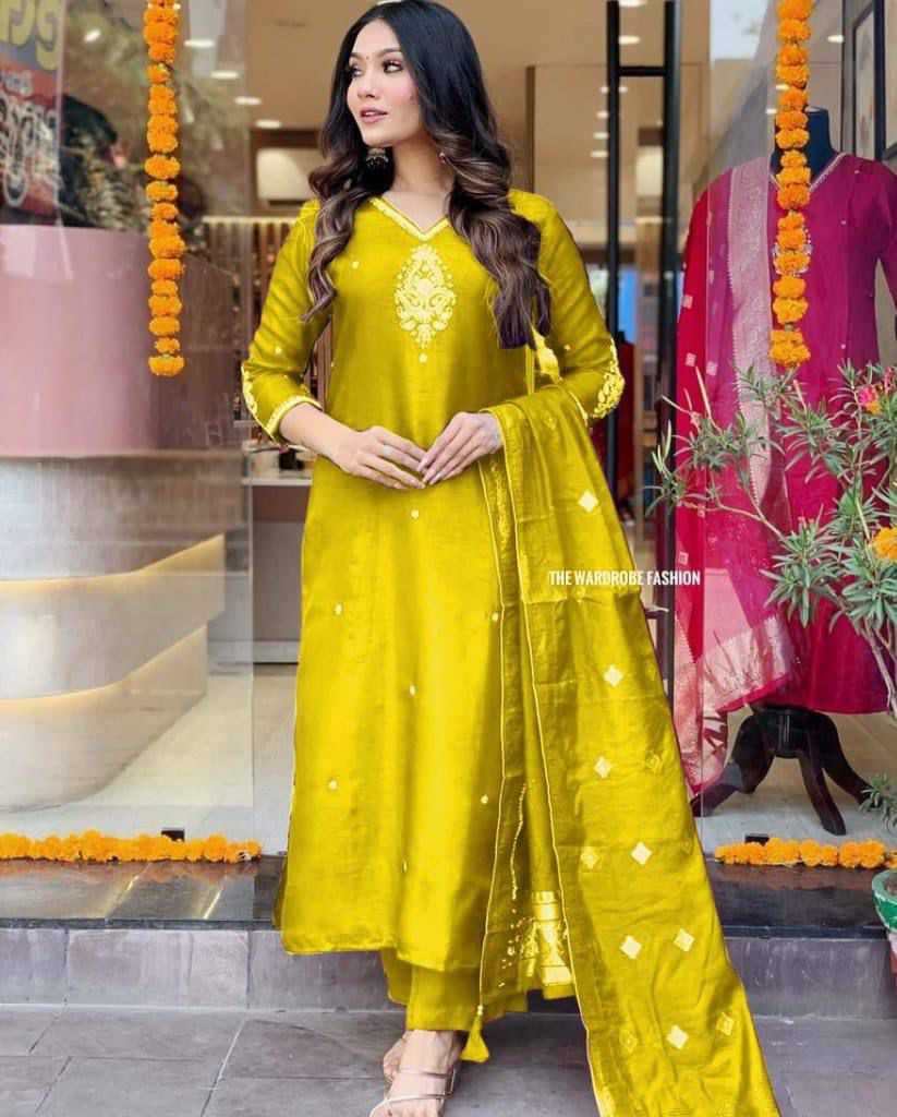Ynf Banana Silk RIN222 LP1001 Kurti Wedding Collections Festive Collections Wholesale Party Wear Kurtis Designer Kurtis Silk Kurtis Manufacturer