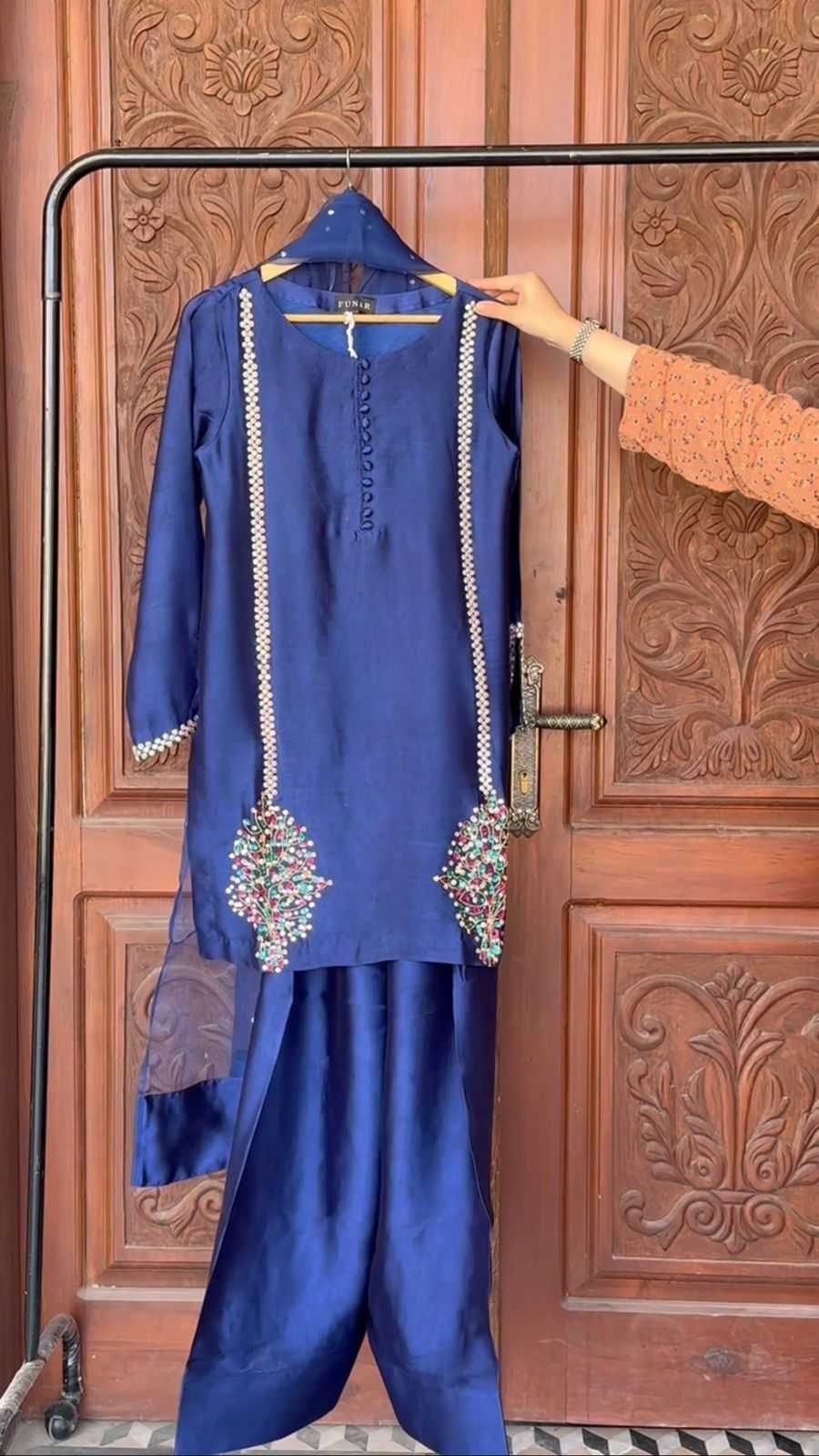Ynf Crepe RIN222 NATURAL CREAP Suits & Dresses Wedding Collections Festive Collections Wholesale Embroidery Suits Wedding Suits Designer Suits Manufacturer