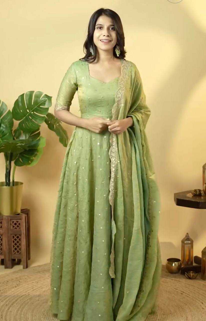 Ynf Crush Silk KESH141 1084 Gowns Wholesale Fancy Gowns Party Gowns Wedding Gown Manufacturer