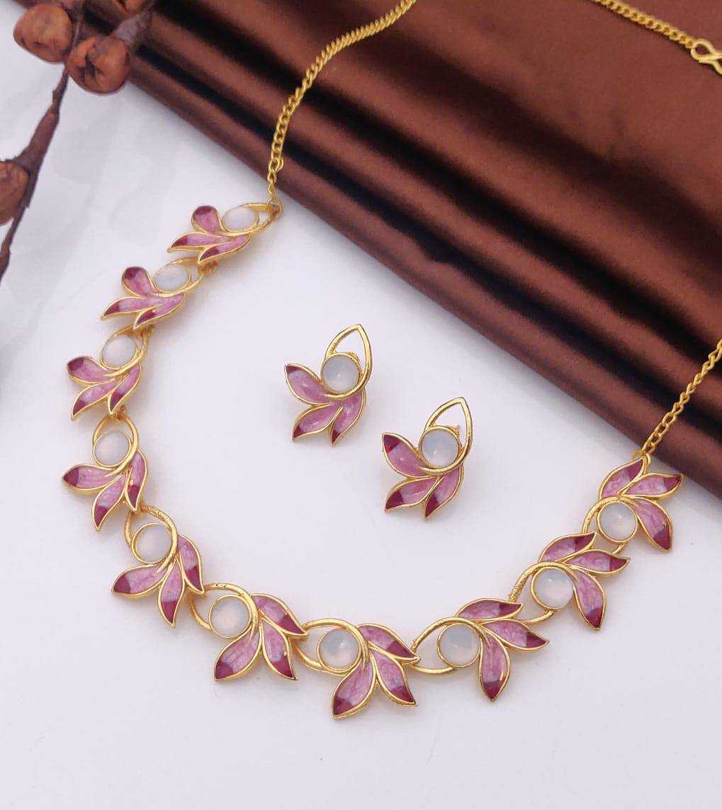 Ynf Fancy Womens Jewellery Wholesale Chain Pendant Set Golden Necklace Set Gold Chains Manufacturer