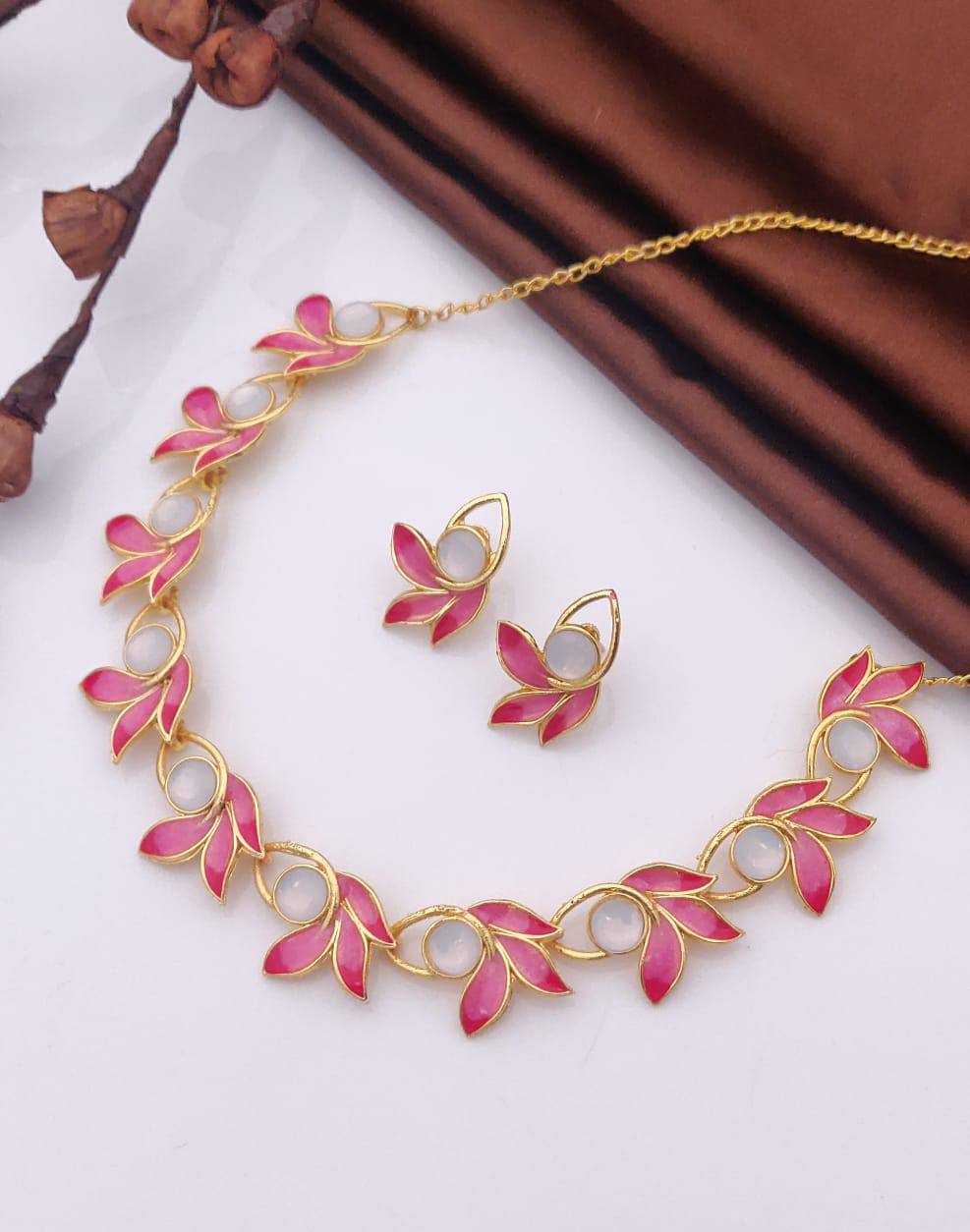 Ynf Fancy Womens Jewellery Wholesale Chain Pendant Set Golden Necklace Set Gold Chains Manufacturer