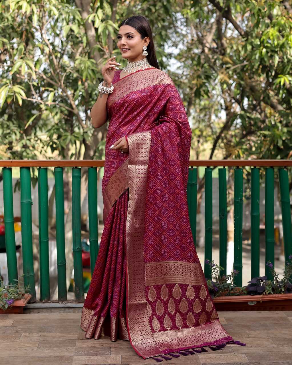 Ynf Patola Silk RIN144 AMRAPALI Silk Sarees Wedding Collections Festive Collections Wholesale Handloom Sarees Patola Sarees Zari Border Silk Sarees Manufacturer