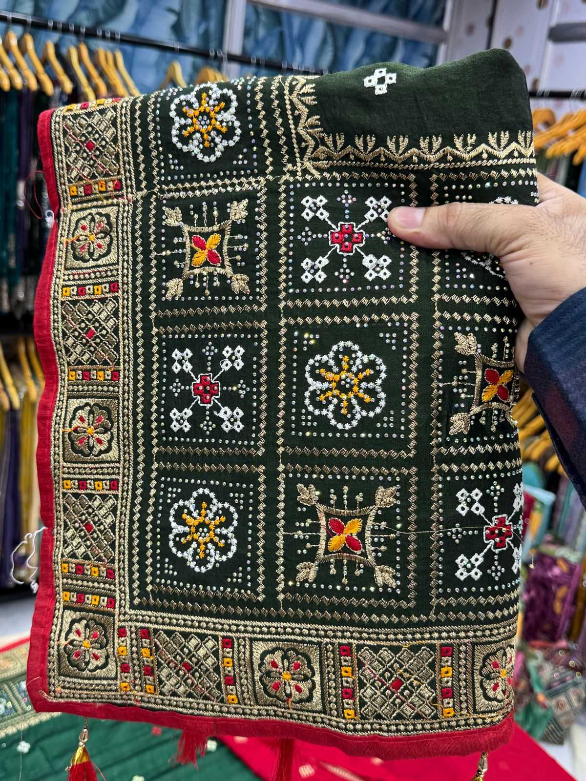 Ynf Vichitra Silk KESH114 3704 Silk Sarees Wedding Collections Festive Collections Wholesale Designer Silk Sarees Silk Sarees For Weddings Silk Sarees With Stone Work Manufacturer