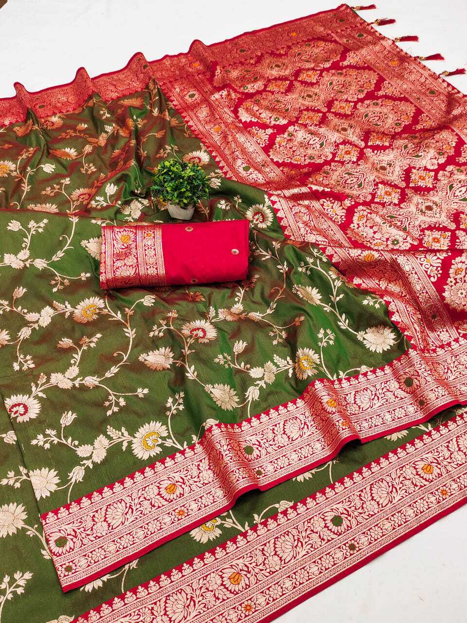 Ynf Banarasi Soft Silk RIN150 Banarasi-3 Sarees Silk Sarees Festive Collections Wholesale Banarasi Silk Sarees Traditional Silk Sarees Silk Sarees With Blouse Manufacturer