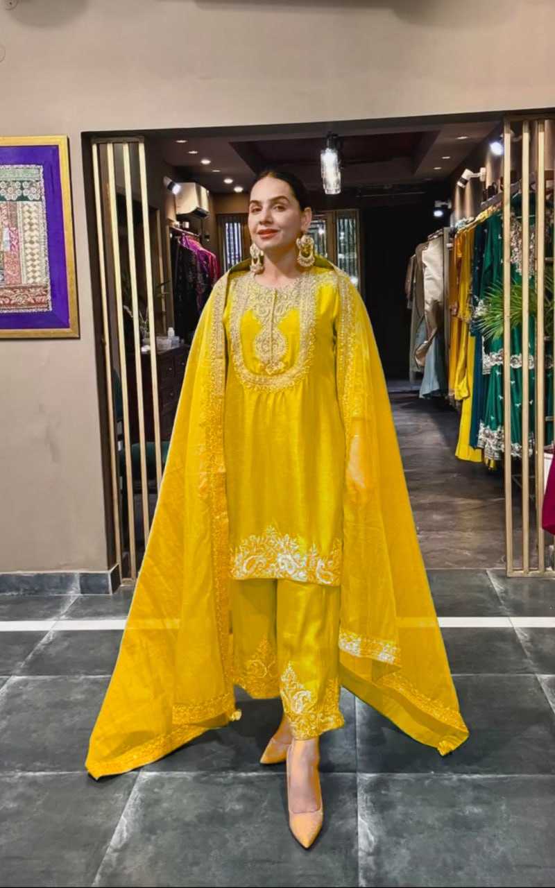 Ynf Chinon RIN232 75 Suits & Dresses Wedding Collections Festive Collections Wholesale Designer Suits Embroidered Suits Wedding Outfits Manufacturer
