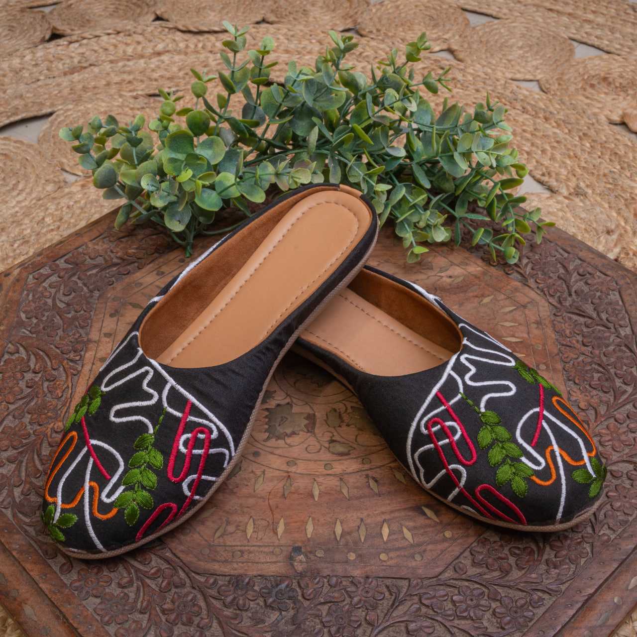 Ynf Denim RIN188 Denim Women Ethnic Footwear Wholesale Designer Juttis Denim Embroidered Juttis Casual Ethnic Footwear Manufacturer