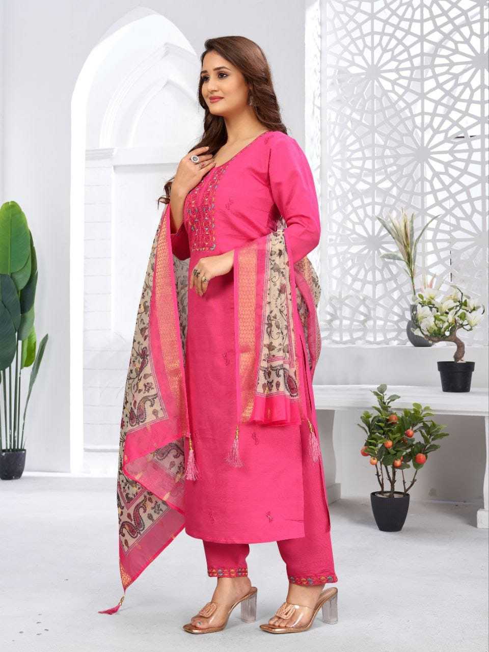 Ynf Viscose RIN222 SI-224 Kurti Wholesale Party Wear Kurtis Designer Kurtis Embroidered Kurtis Manufacturer