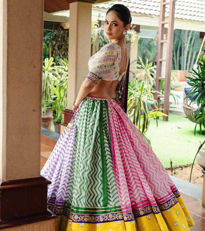 YNF MUSLIN COTTON KSF 240 LEHENGAS WHOLESALE TRADITIONAL NAVRATRI CHANIYA CHOLI MANUFACTURER