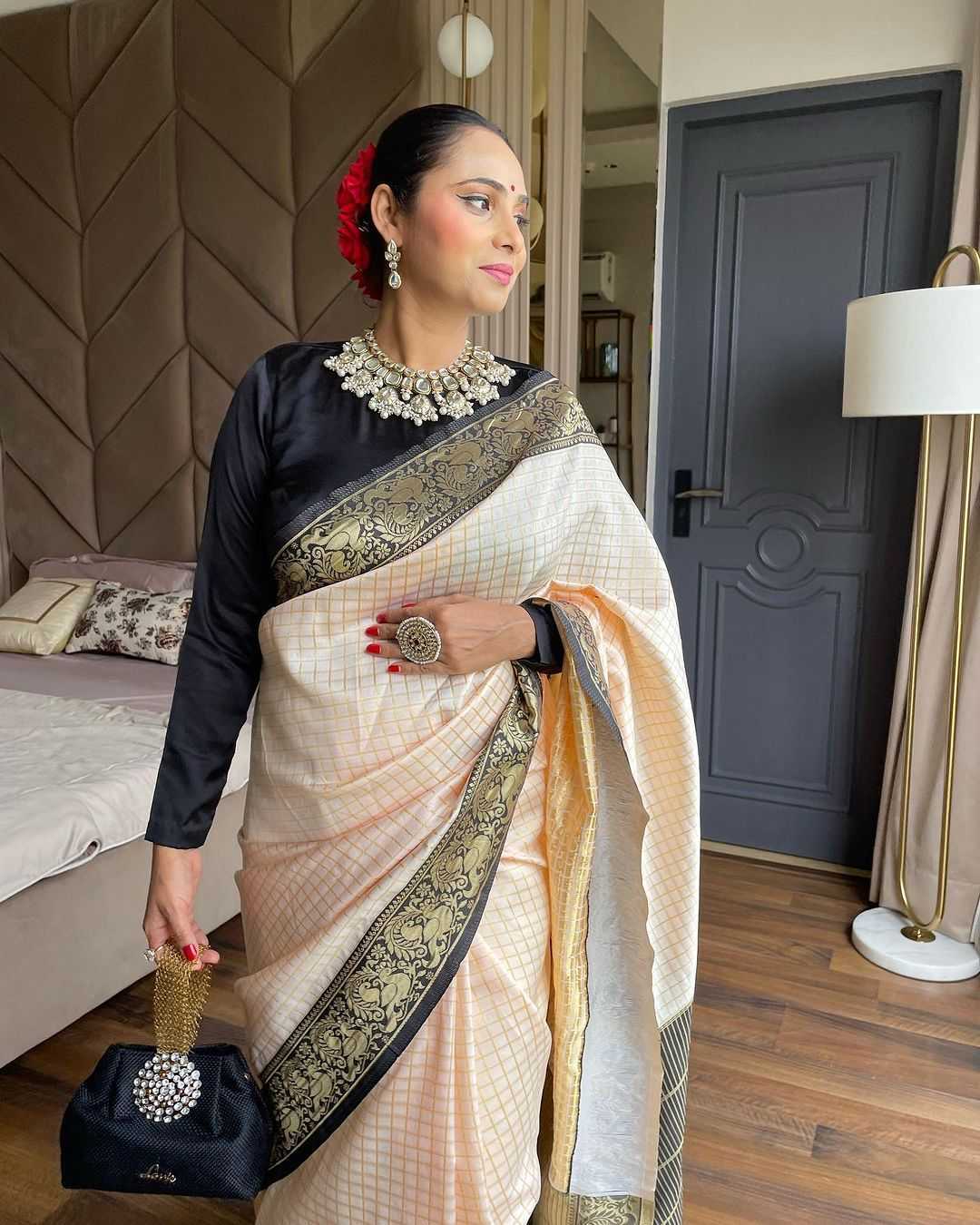 Ynf Banarasi Soft Silk RIN101 WHITE CHEX Silk Sarees Festive Collections Wholesale Kerala Kasavu Sarees White Silk Sarees Onam Collections Manufacturer