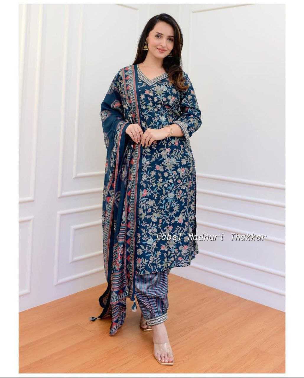 Ynf Cotton KESH517 1100 Kurti Plus Size Collections Wholesale Embroidered Kurtis V-Neck Kurtis Manufacturer