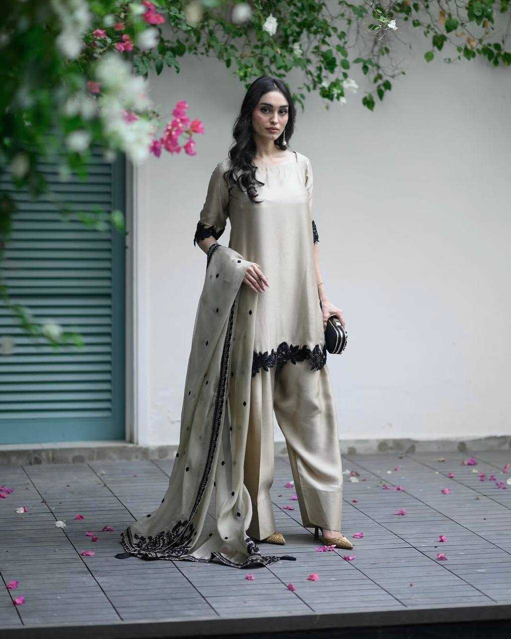 Ynf Georgette KESH499 5278 Suits & Dresses Wedding Collections Festive Collections Wholesale Georgette Suit Embroidered Suits Wedding Outfits Manufacturer