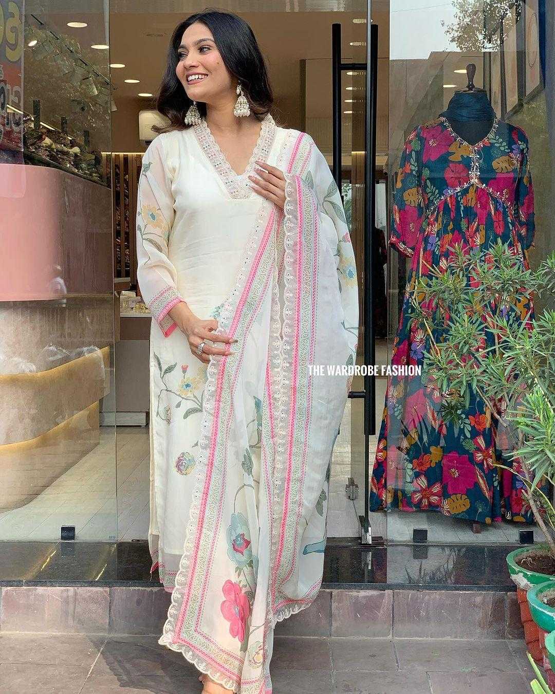 Ynf Muslin Silk RIN222 Wear Kurti Wedding Collections Festive Collections Wholesale Designer Kurtis Silk Kurtis Onam Collections Manufacturer
