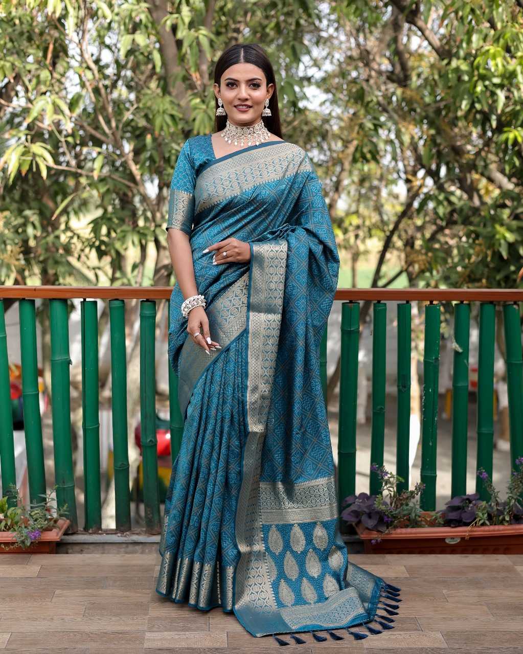 Ynf Patola Silk RIN144 AMRAPALI Silk Sarees Wedding Collections Festive Collections Wholesale Handloom Sarees Patola Sarees Zari Border Silk Sarees Manufacturer