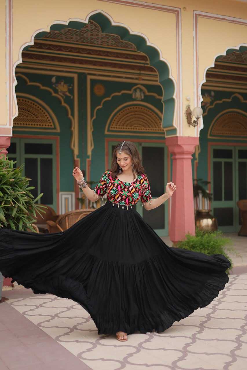 Ynf Reyon Cotton KESH491 9188 Gowns Wholesale Embroidery Gowns Long Gowns Black Gown Manufacturer