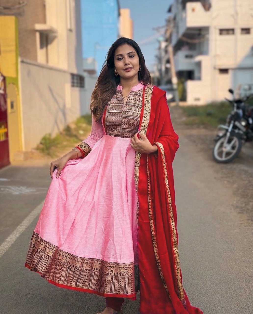 Ynf Vichitra Silk KESH510 1115 Gowns Plus Size Collections Wholesale Fancy Gowns Manufacturer
