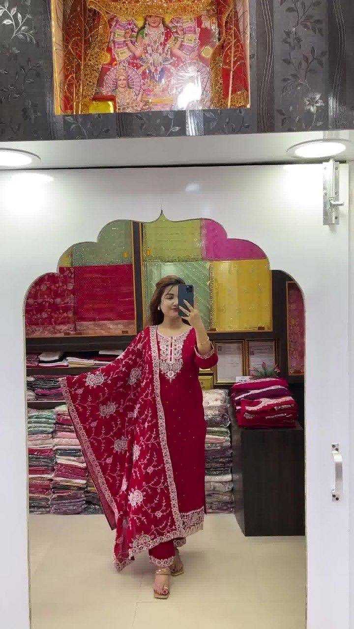 Ynf Chinon KESH526 G72 Kurti Wholesale Designer Kurtis Fancy Kurti Embroidered Kurtis Manufacturer
