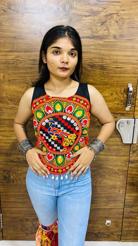 Ynf Cotton RIN227 AWY Readymade Blouses Wholesale Sequence Embroidery Blouse Sleeveless Blouse Embroidered Blouses Fashion Blouse Manufacturer