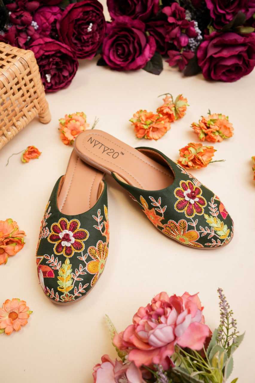 Ynf Fancy RIN188 Juti4 Women Ethnic Footwear Wholesale Designer Juttis Denim Embroidered Juttis Casual Ethnic Footwear Manufacturer