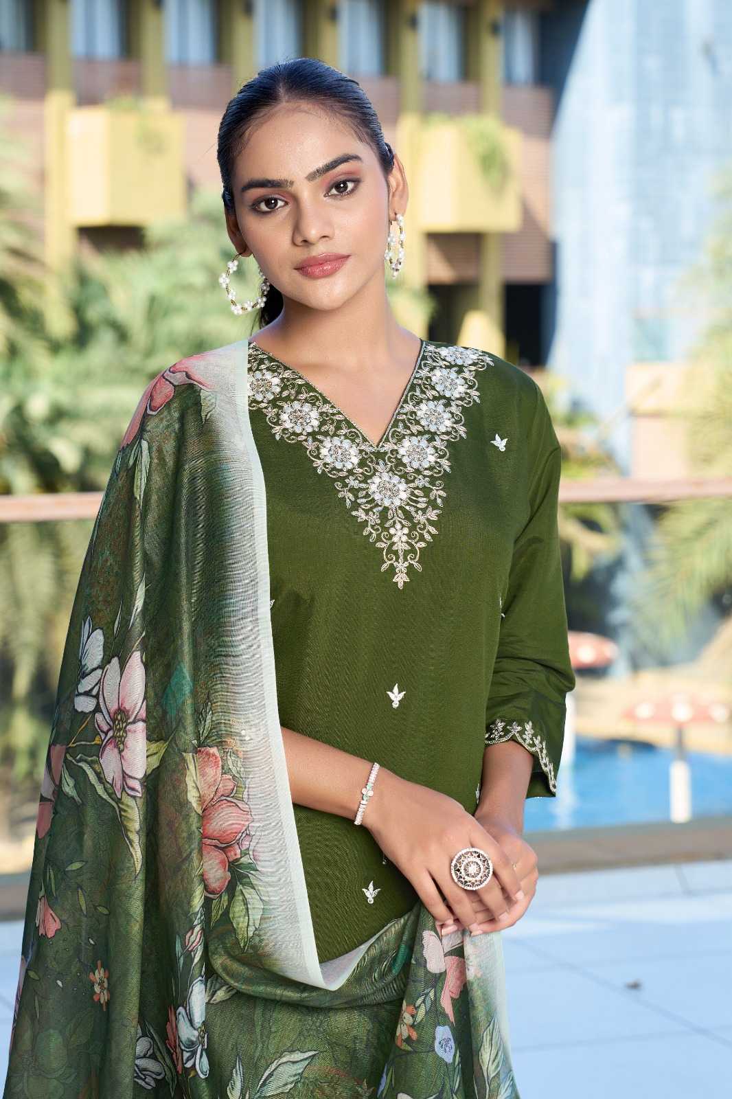 Ynf Heavy Roman Silk RIN190 KPD-9026 Setwise Collections Wholesale Kurtis Catalogs Manufacturer