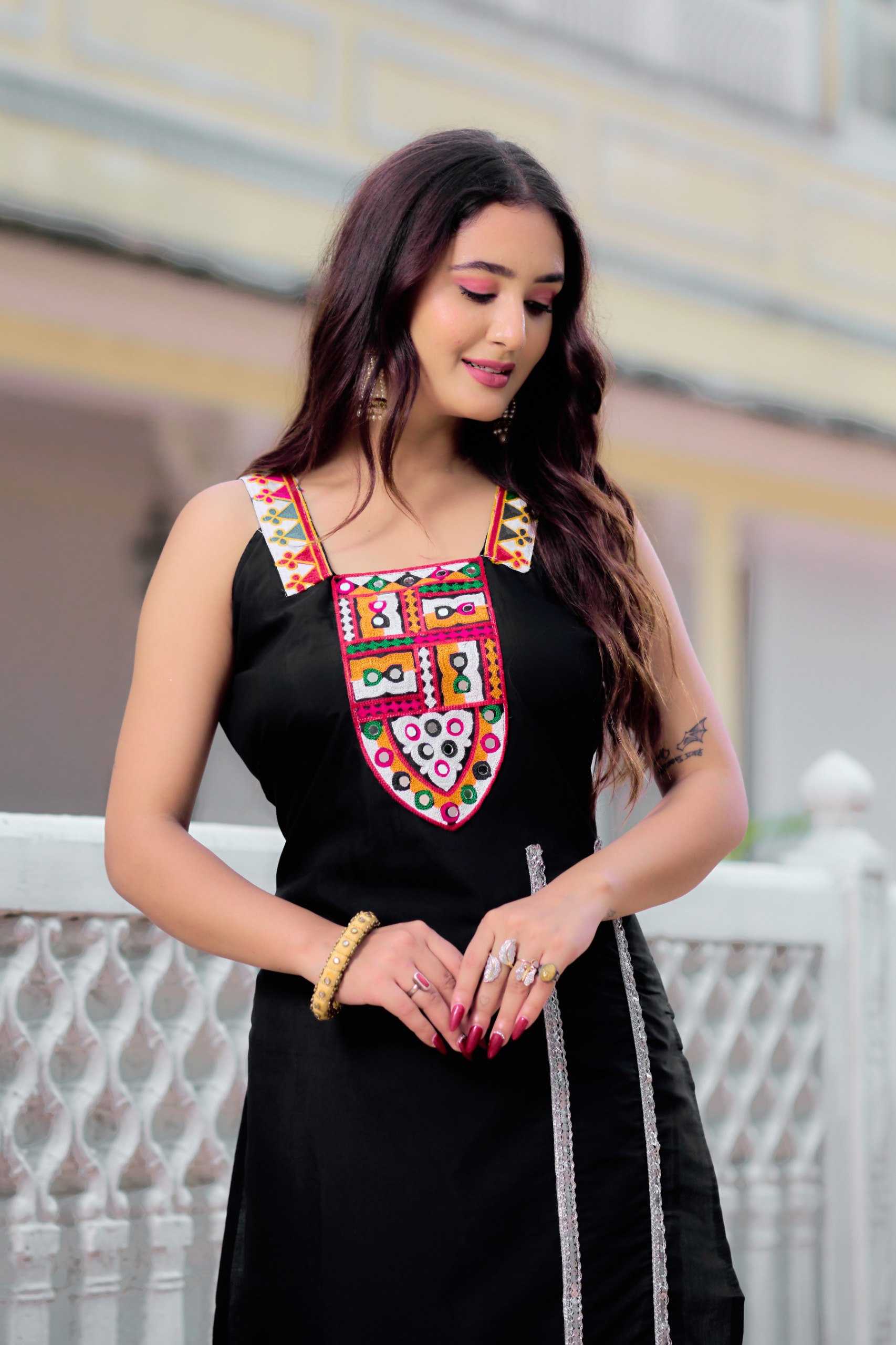 Ynf Heavy Roman Silk RIN218 1072 Kurti Wholesale Mirror Work Kurti Sleeveless Kurtis Manufacturer