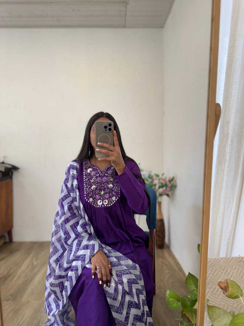 Ynf Muslin Silk KESH513 471 Gowns Wholesale Party Wear Gowns Designer Gowns Silk Gowns Manufacturer
