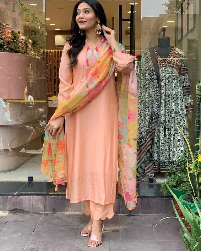 Ynf Rayon KESH502 1025 Kurti Plus Size Collections Wholesale Designer Kurtis Rayon Kurtis Kurti With Pants Manufacturer