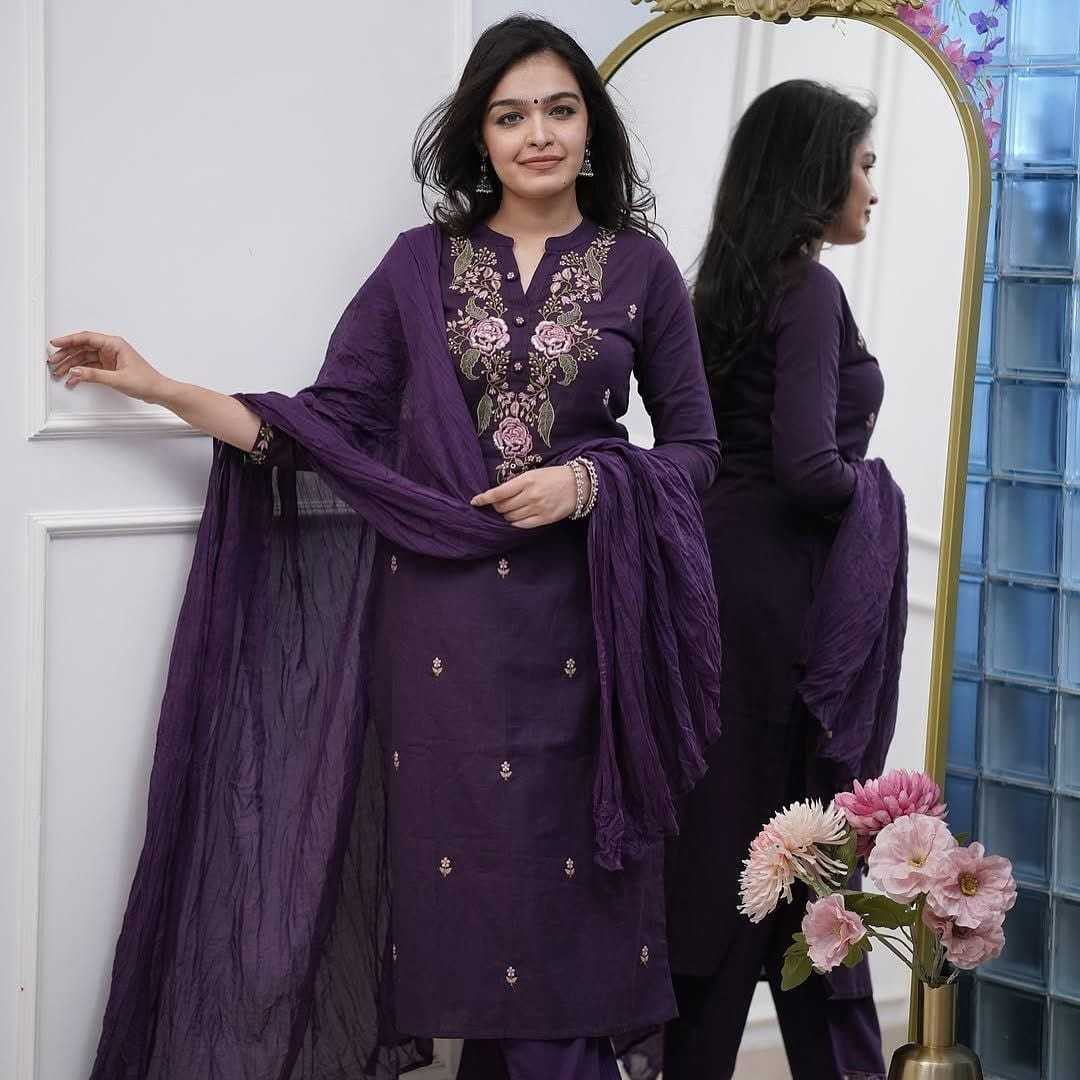 Ynf Rayon RIN222 SI-196 Kurti Wholesale Designer Kurtis Rayon Kurtis Embroidered Kurtis Manufacturer