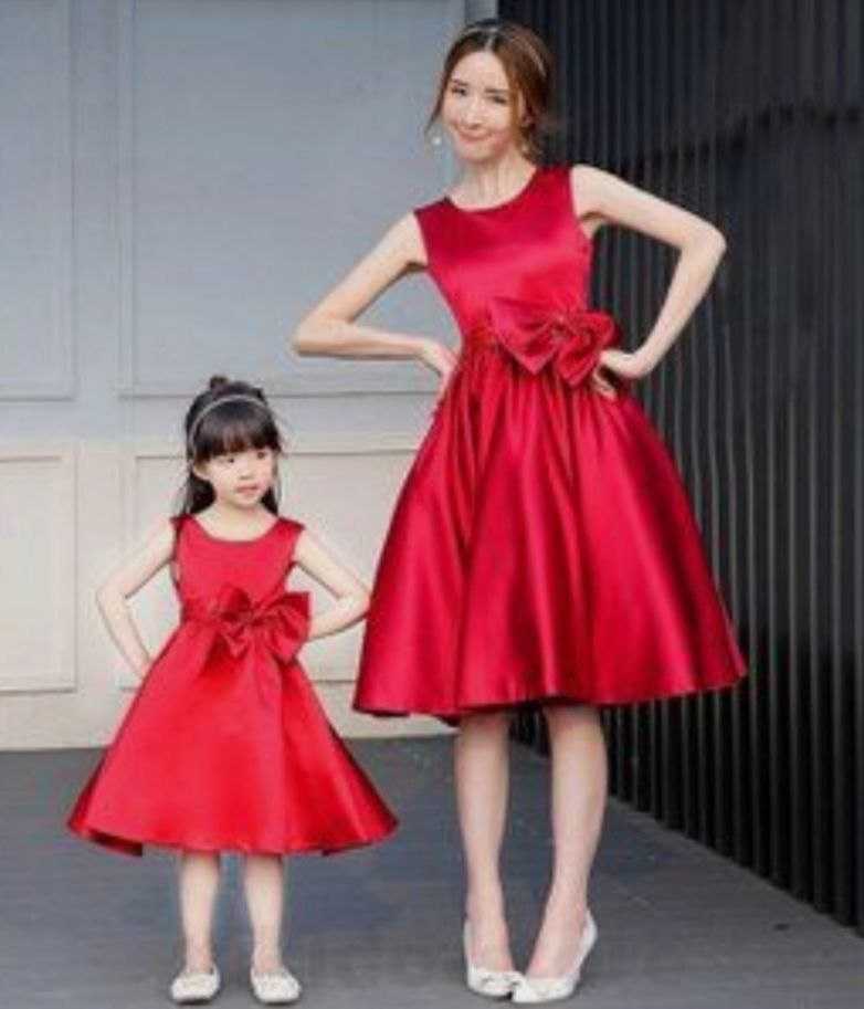 Ynf Soft Tapeta Silk RIN157 006 Mother & Daughter Combo Wholesale Mother Daughter Matching Gowns Manufacturer