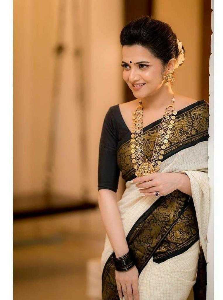 Ynf Banarasi Soft Silk RIN101 WHITE CHEX Silk Sarees Festive Collections Wholesale Kerala Kasavu Sarees White Silk Sarees Onam Collections Manufacturer