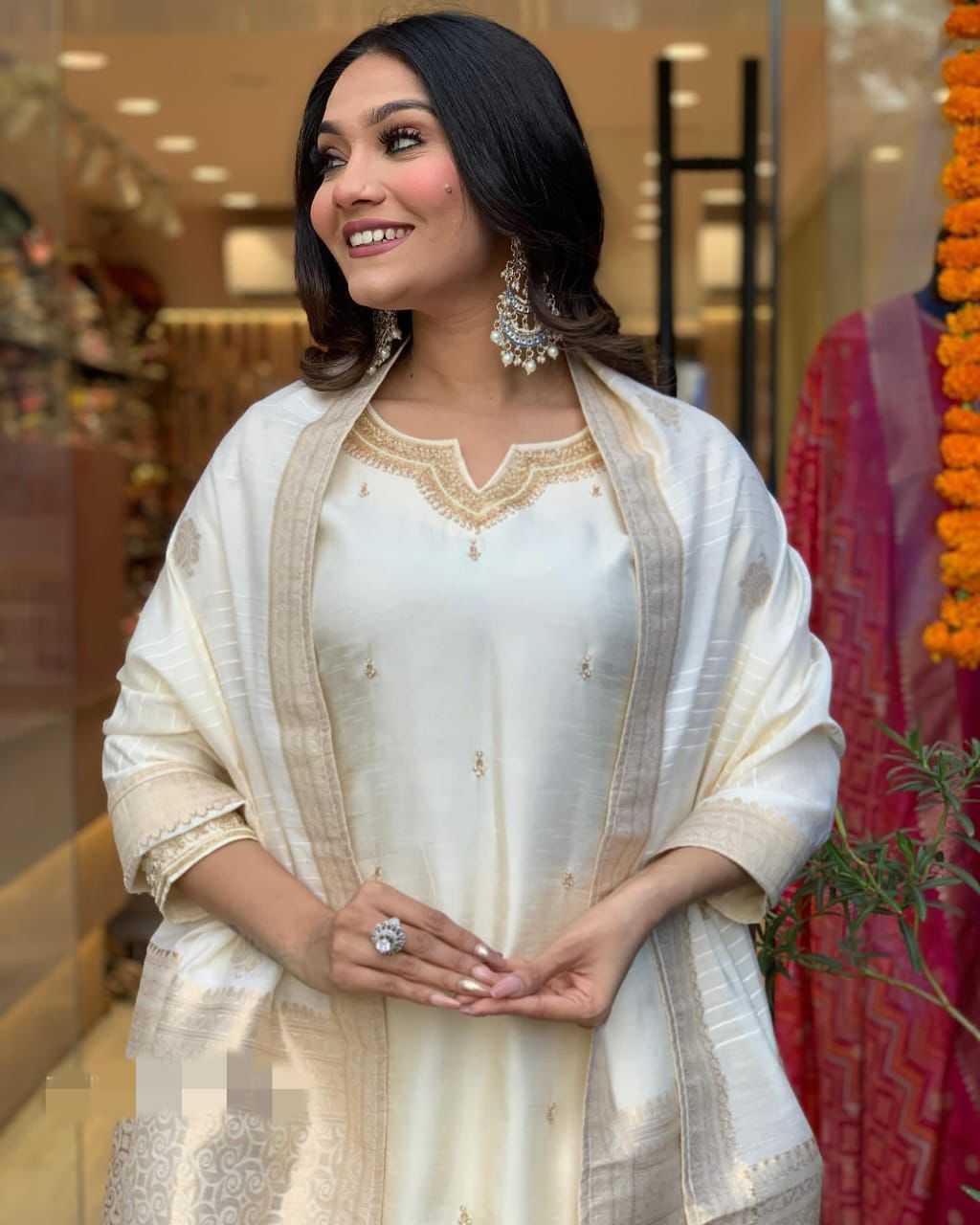 Ynf Heavy Roman Silk KESH175 DVF 20 Suits & Dresses Wholesale Embroidery Suits Ladies Silk Suit Zari Work Suit Manufacturer