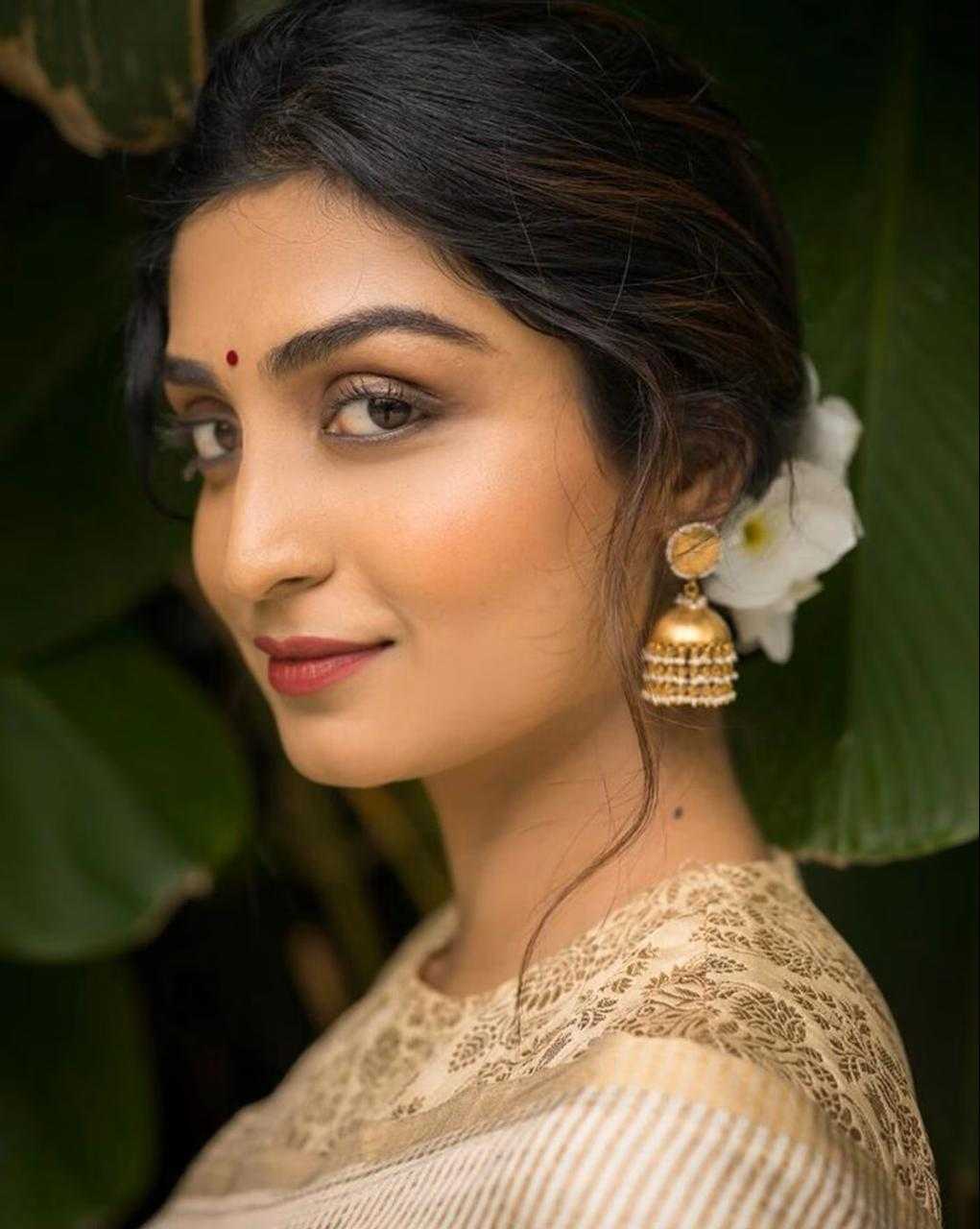 Ynf Banarasi Soft Silk RIN101 40171 Silk Sarees Festive Collections Wholesale Kerala Kasavu Sarees White Silk Sarees Onam Collections Manufacturer
