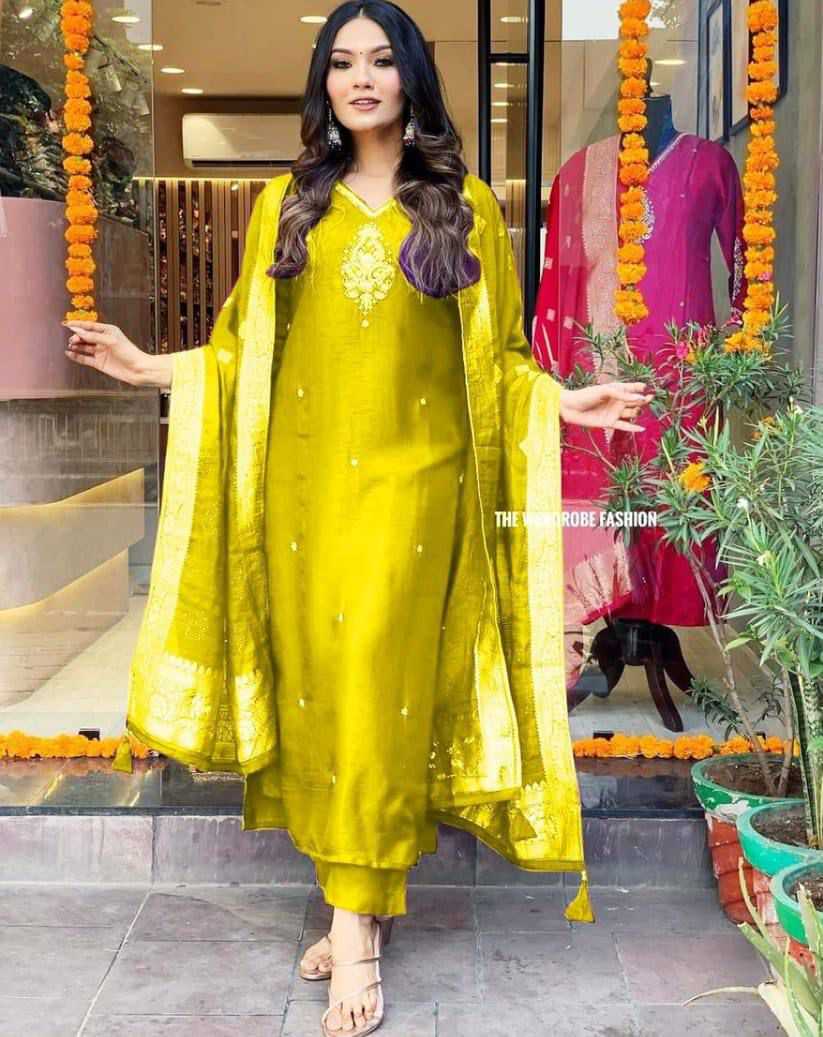 Ynf Banana Silk RIN222 LP1001 Kurti Wedding Collections Festive Collections Wholesale Party Wear Kurtis Designer Kurtis Silk Kurtis Manufacturer