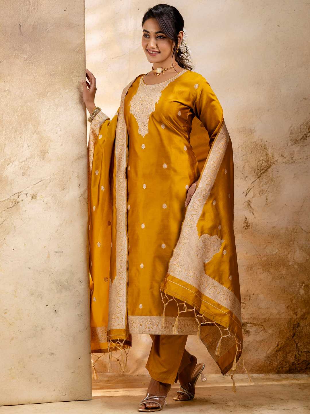 Ynf Banarasi Soft Silk RIN190 Vairaj Setwise Collections Wholesale Dresses & Suits Catalogs Manufacturer