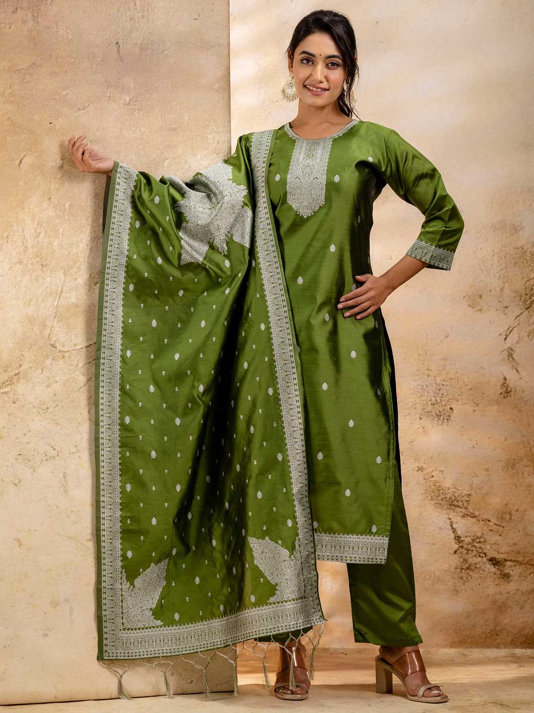 Ynf Banarasi Soft Silk RIN190 Vairaj Setwise Collections Wholesale Dresses & Suits Catalogs Manufacturer