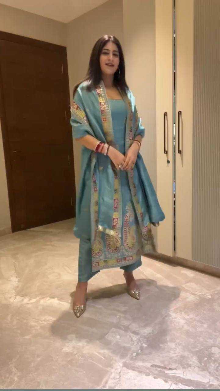 Ynf Chinon KESH499 1613 Suits & Dresses Wholesale Embroidery Suits Party wear suits Wedding Suits Manufacturer