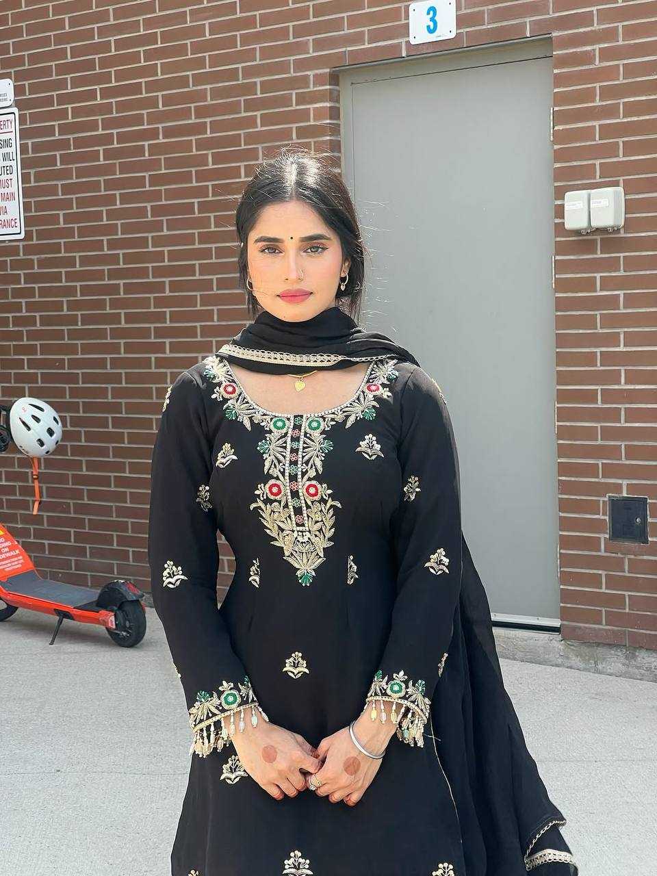 Ynf Chinon Silk KESH499 421 Suits & Dresses Wholesale Embroidery Suits Ladies Silk Suit Designer Suits Manufacturer