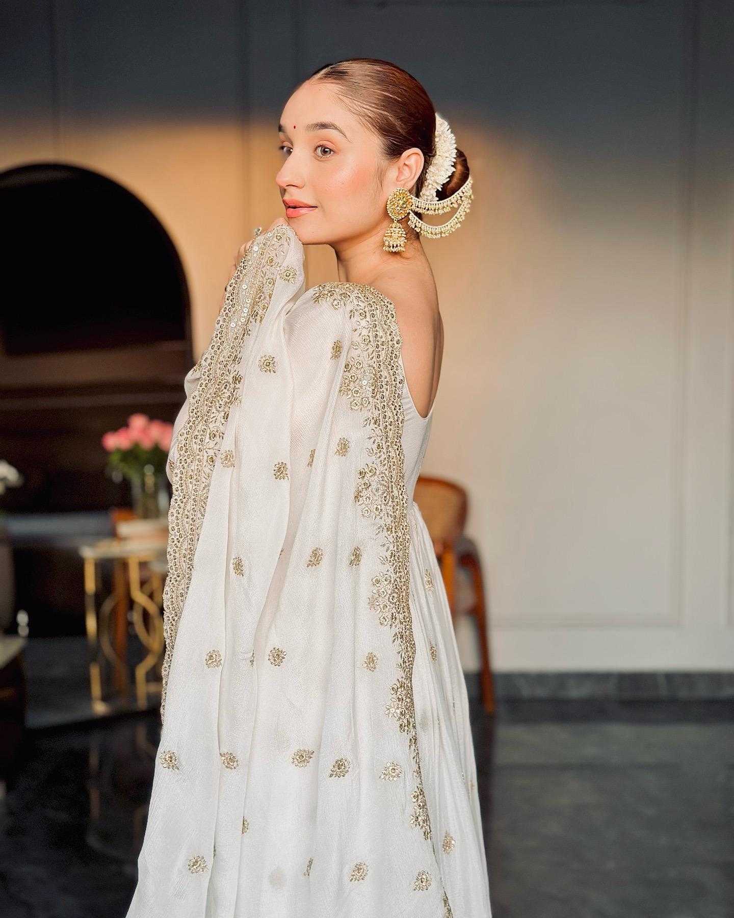 Ynf Chinon Silk KESH506 121 Gowns Wholesale Fancy Gowns Embroidery Gowns Designer Gowns Manufacturer