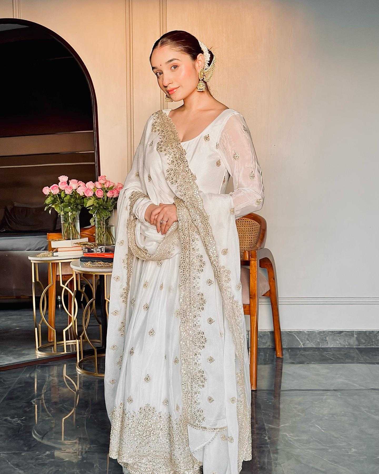 Ynf Chinon Silk KESH506 121 Gowns Wholesale Fancy Gowns Embroidery Gowns Designer Gowns Manufacturer