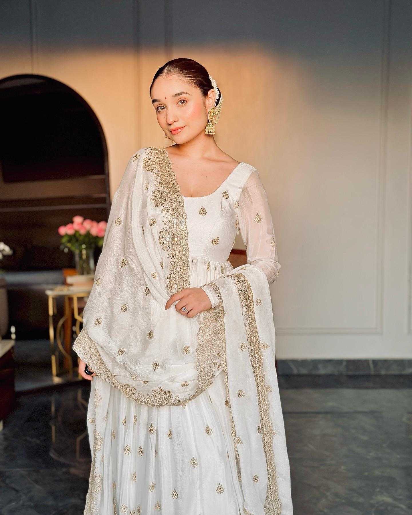 Ynf Chinon Silk KESH506 121 Gowns Wholesale Fancy Gowns Embroidery Gowns Designer Gowns Manufacturer