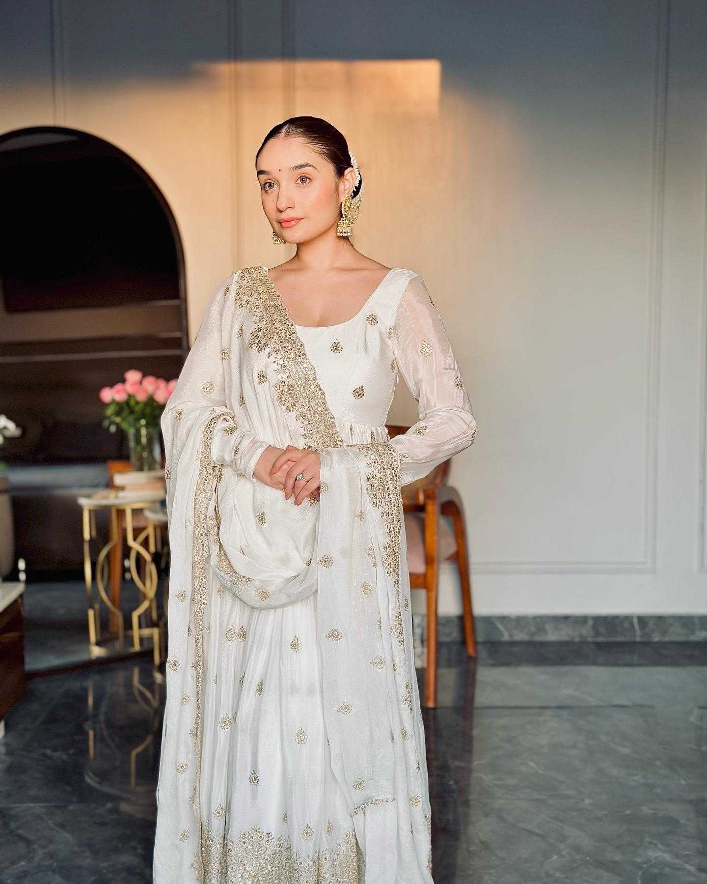 Ynf Chinon Silk KESH506 121 Gowns Wholesale Fancy Gowns Embroidery Gowns Designer Gowns Manufacturer