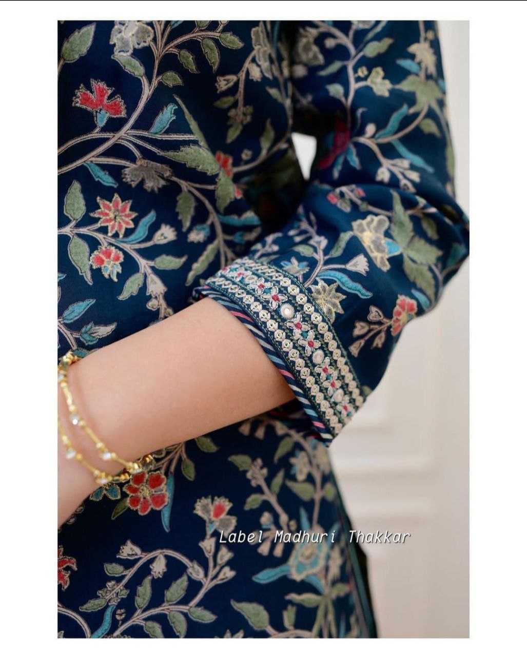 Ynf Cotton KESH517 1100 Kurti Plus Size Collections Wholesale Embroidered Kurtis V-Neck Kurtis Manufacturer