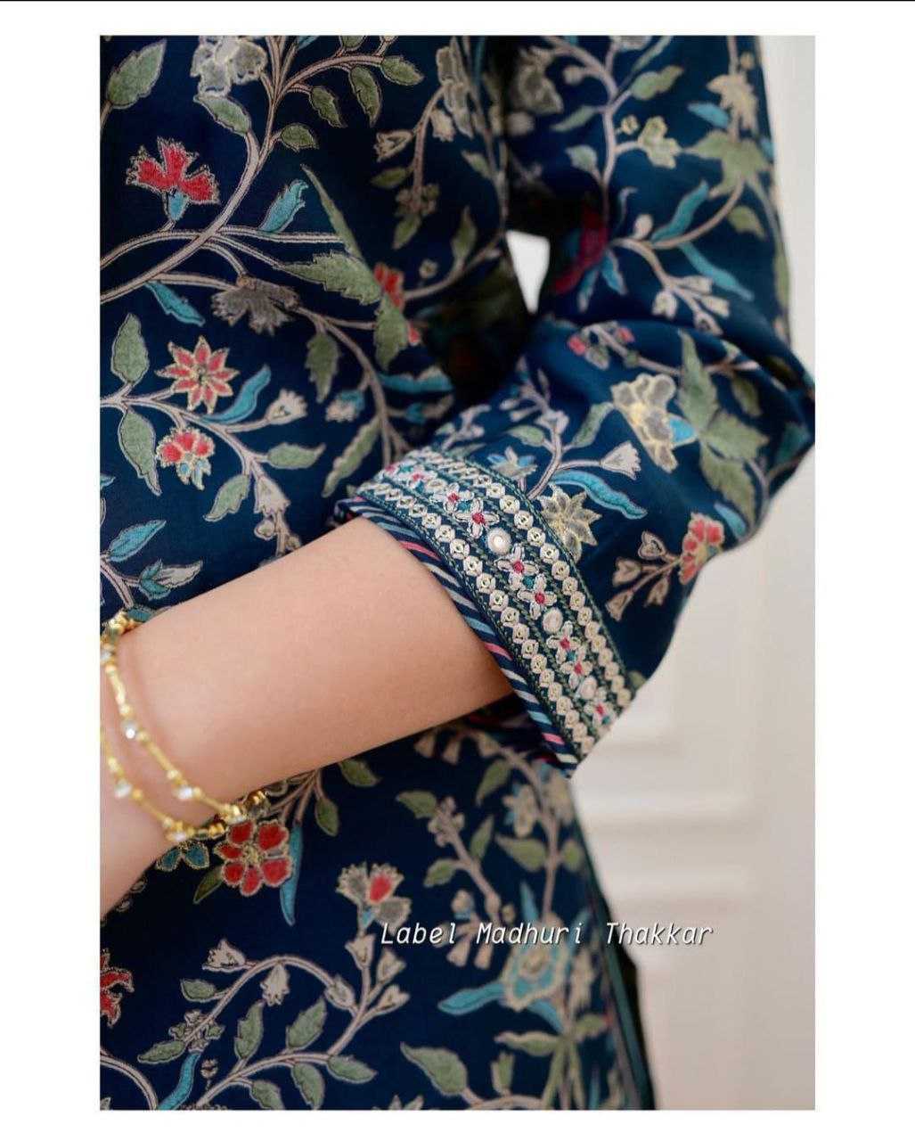 Ynf Cotton KESH517 1100 Kurti Plus Size Collections Wholesale Embroidered Kurtis V-Neck Kurtis Manufacturer