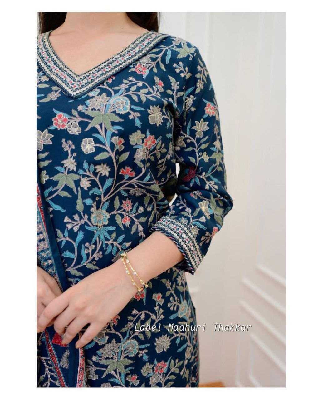 Ynf Cotton KESH517 1100 Kurti Plus Size Collections Wholesale Embroidered Kurtis V-Neck Kurtis Manufacturer