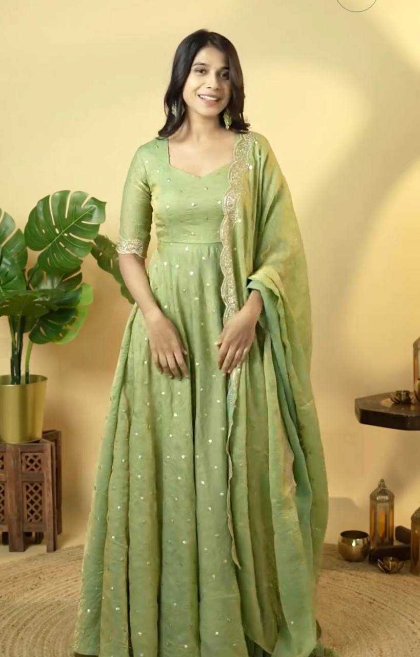 Ynf Crush Silk KESH141 1084 Gowns Wholesale Fancy Gowns Party Gowns Wedding Gown Manufacturer