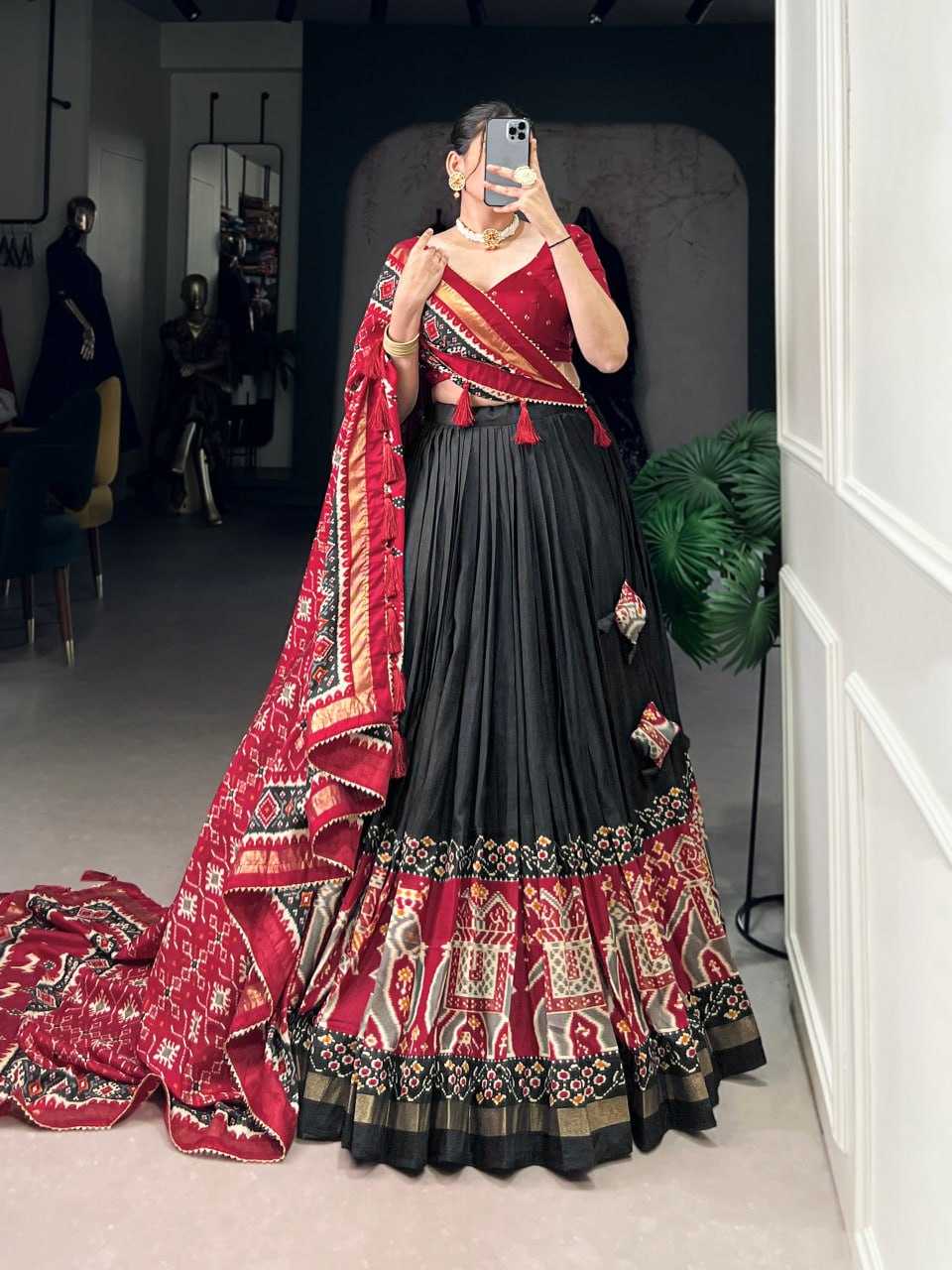 Ynf Dola Silk KESH495 resham Lehengas Festive Collections Wholesale Designer Lehenga Choli Navratri Chaniya Choli Manufacturer