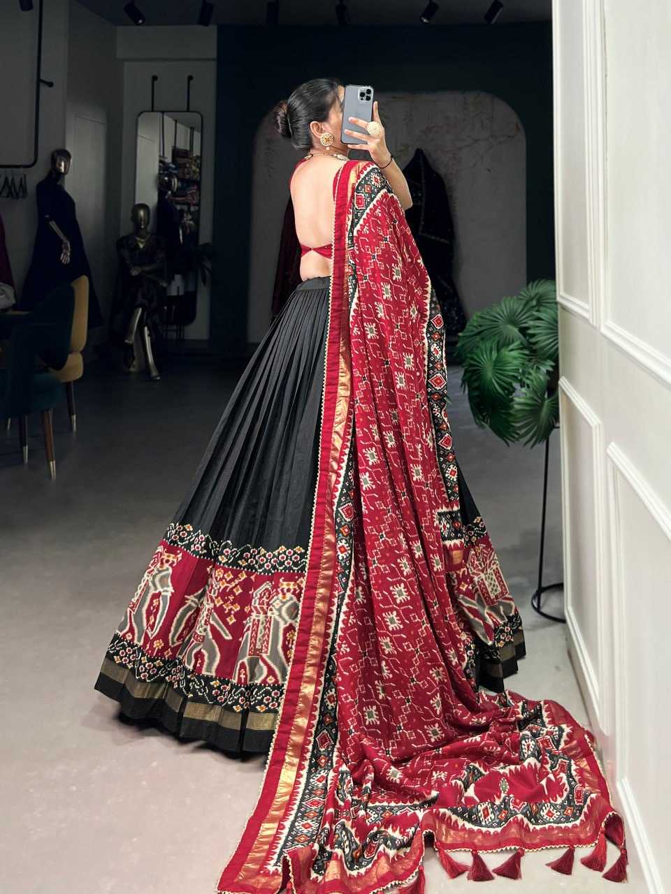 Ynf Dola Silk KESH495 resham Lehengas Festive Collections Wholesale Designer Lehenga Choli Navratri Chaniya Choli Manufacturer