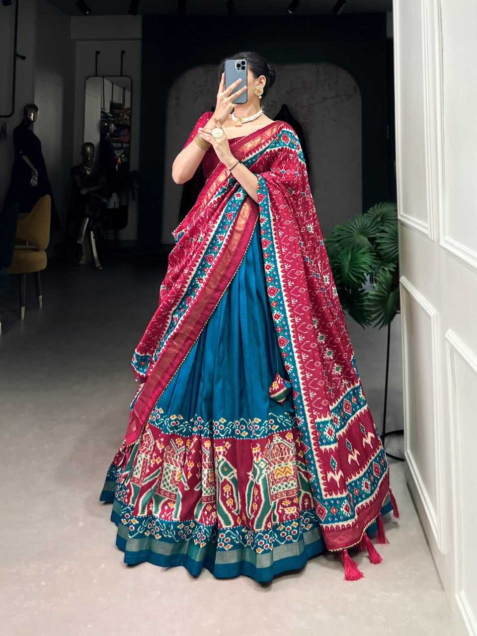 Ynf Dola Silk KESH495 resham Lehengas Festive Collections Wholesale Designer Lehenga Choli Navratri Chaniya Choli Manufacturer