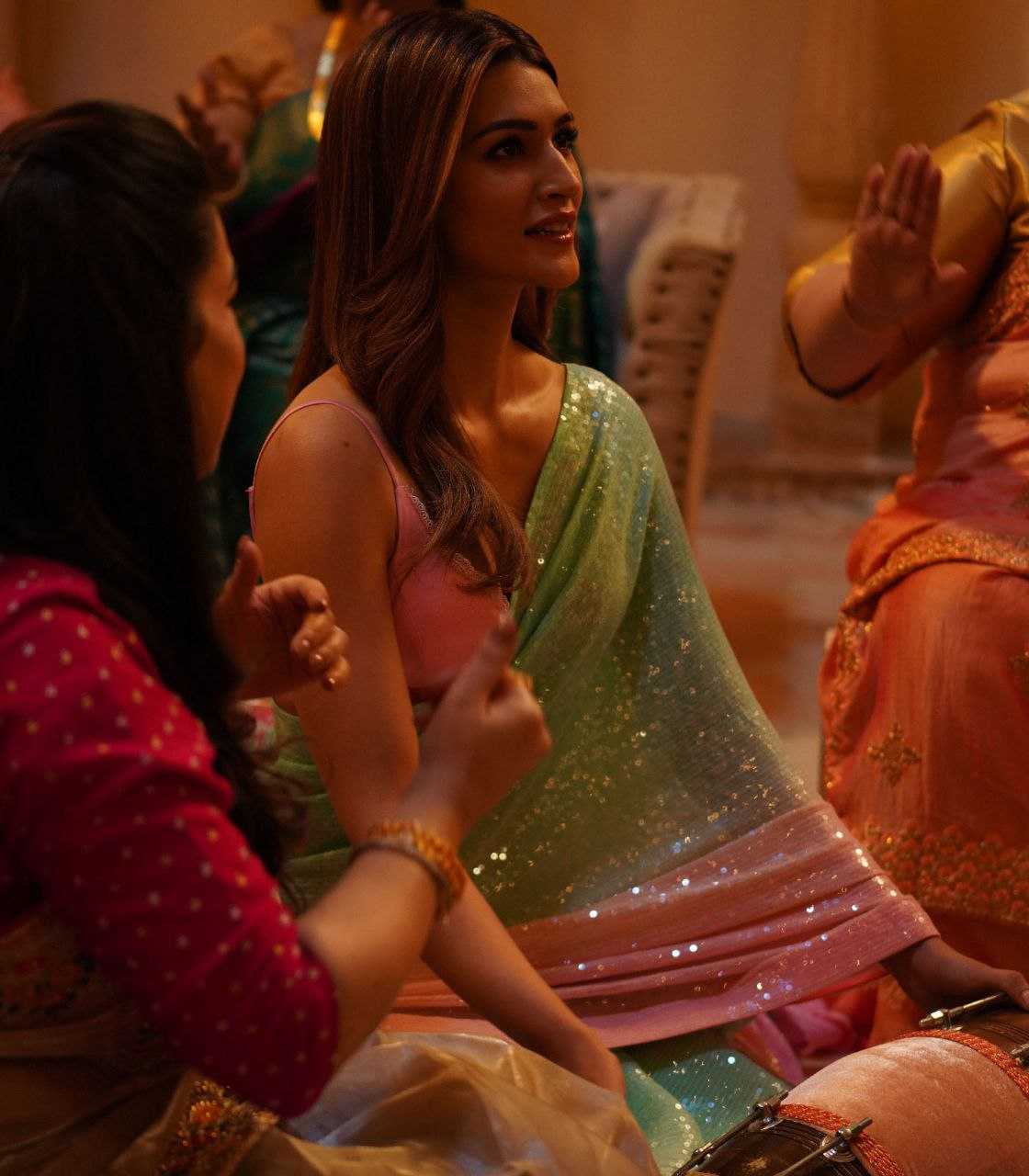 Ynf Fancy RIN112 KRITI SANON Sarees Bollywood Collections Wholesale Designer Sarees Party Wear Sarees Kriti Sanon Sarees Manufacturer